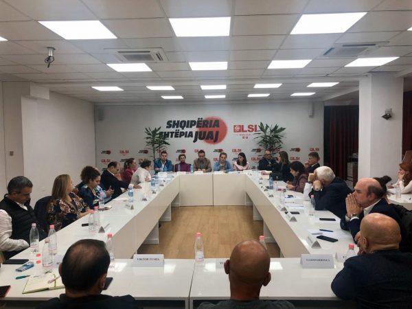 Aksioni opozitar, LSI mbledh Kryesinë