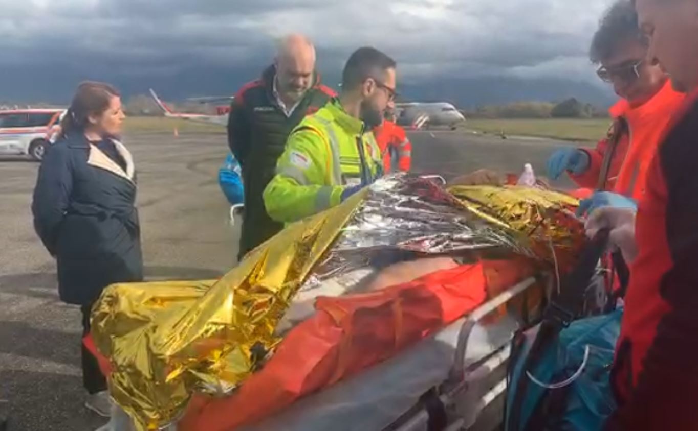 Humbi 7 pjesëtarët e familjes dhe nuk i përcolli dot, niset drejt Italisë Albert Cara