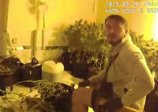 Momenti kur shqiptari kapet brenda shtëpisë me hashash në Britani