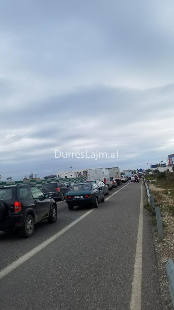 DENONCIMI/ “Ikëm nga Durrësi për të gjetur qetësi nga tërmetet, por turp kjo që gjetëm këtu!”