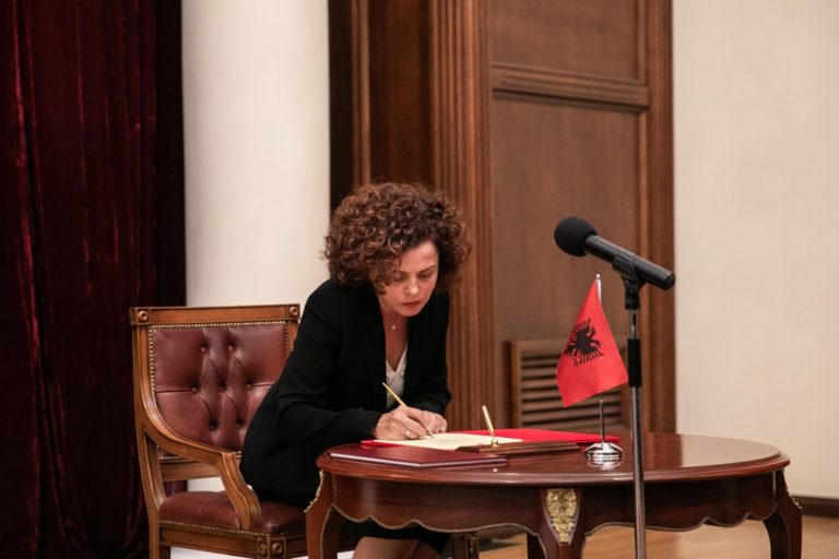 Publikohen emrat në faqen zyrtare, Marsida Xhaferllari anëtare e Gjykatës Kushtetuese