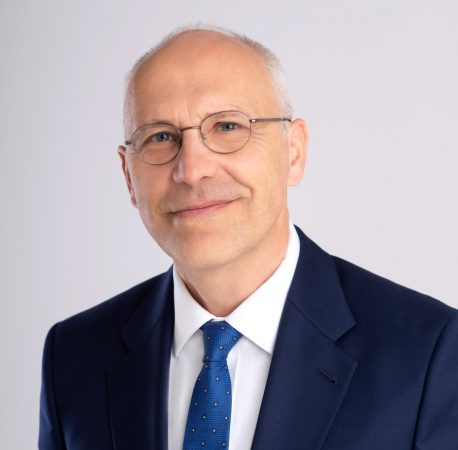 “Kushtetuesja”, reagon ambasadori gjerman dhe kujton kushtin e Bundestagut