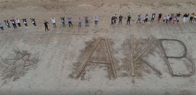 “Skulptura në Rërë”, projekti i realizuar nga artistët e vegjël në Durrës (VIDEO)