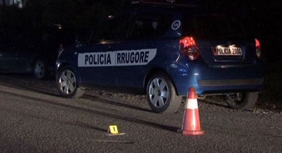 Këmbësori aksidentohet nga një “Benz”, dërgohet me urgjencë në spital