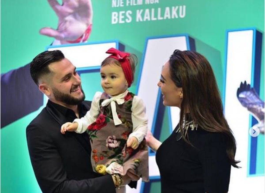 Xhensila dhe Besi zbulojnë për herë të parë fytyrën e vajzës së tyre