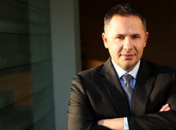 Samir Mane dhuron 1.2 milionë euro për të dëmtuarit nga tërmeti