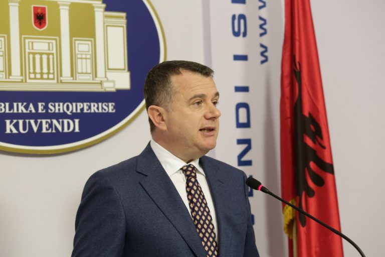 Shkarkimi i Metës/ PS-Kuvendit: Të gjitha shkeljet e rënda të Presidentit