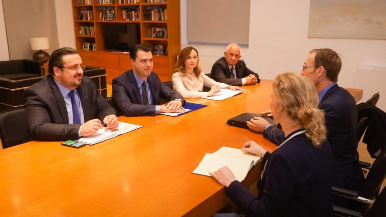 Basha paralajmëron Ramën: Hap veshët e dëgjo mirë se mesazhi është i qartë