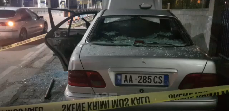 Rrihen barbarisht dy persona, dy vëllezërit shkatërrojnë edhe automjetin tip “Benz”