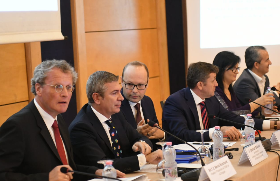 Opozita kërkon financim shtetëror për partitë