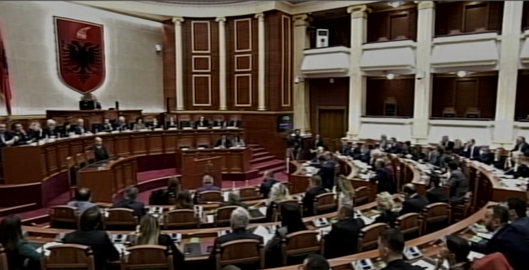 Fiona Papajorgji dhe Elsa Toska anëtare të Kushtetueses, Kuvendi miraton emërimin