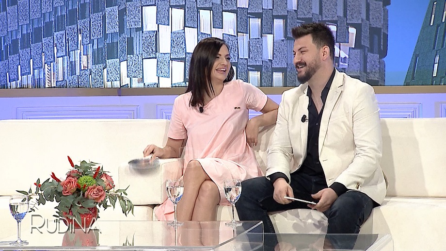 Përfliten se janë në një lidhje dashurie, aktorët urreheshin në fillim