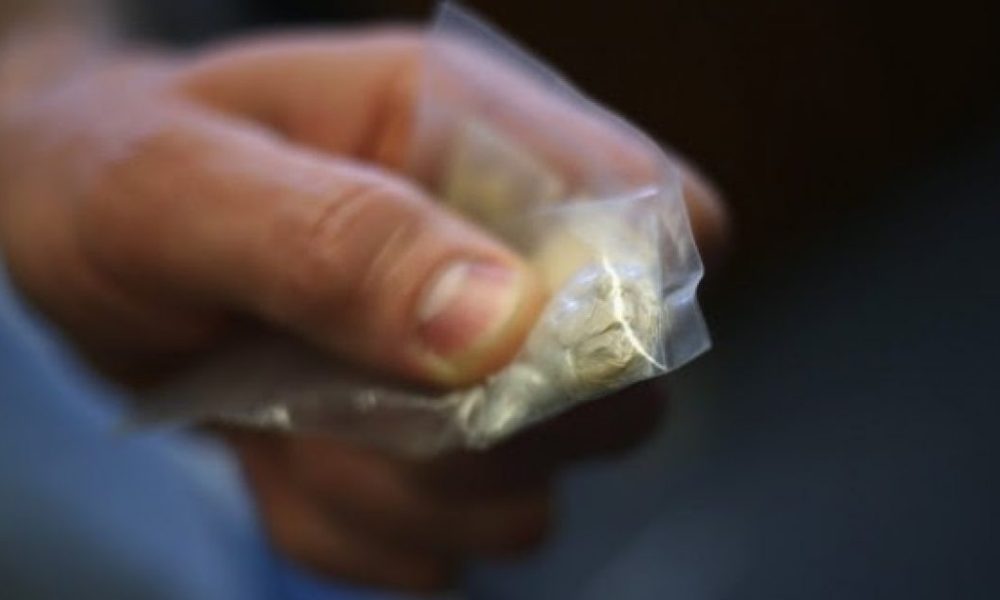 Fshehu heroinën në xhup, arrestohet te burgu i Fushë-Krujës