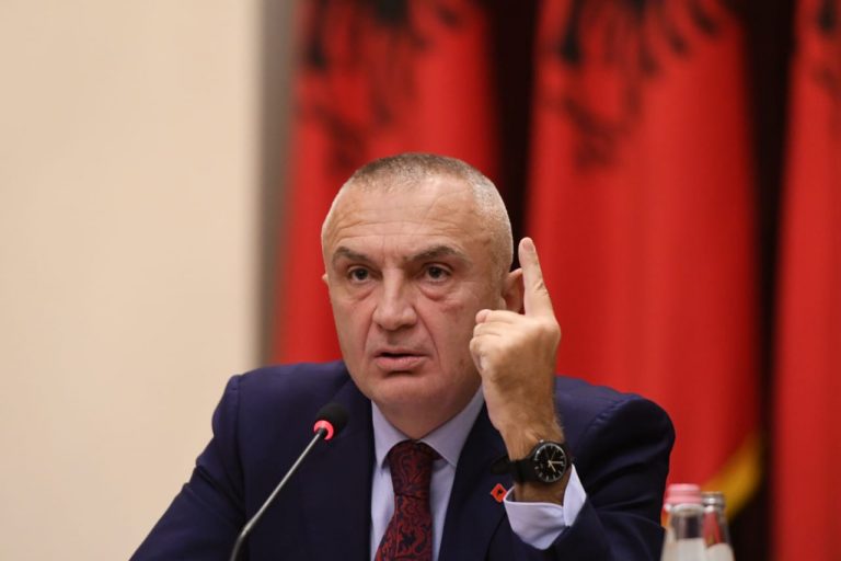 Paralajmërimi i Metës: Askush të mos guxojë të përdhosë Kushtetutën!