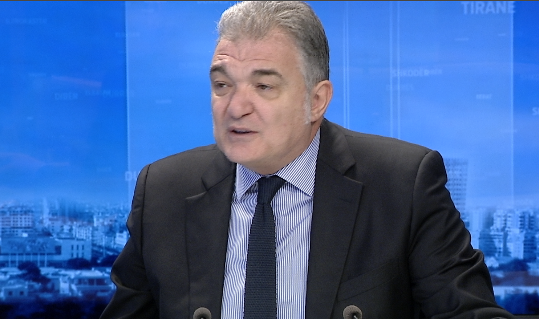 “Standard i dyfishtë”, Gjata: PD nuk komenton shkarkime nga Vettingu. Dvorani kaloi me 90 mijë euro të pajustifikuara