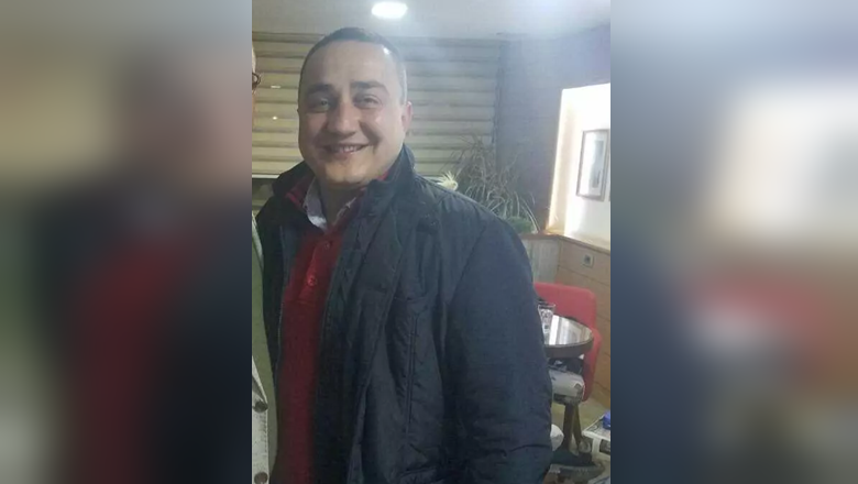 Pedagogu i video skandalit me studenten lirohet nga arresti, do hetohet në gjendje të lirë