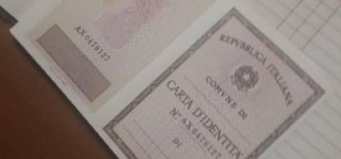 Do vinin në Durrës, sekuestrohen 196 karta identiteti në Itali, pranga 2 shqiptarëve