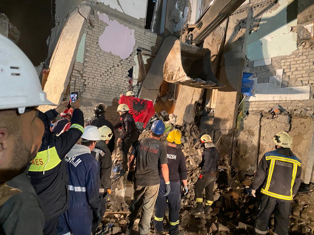 Flamuri nën rrënoja/ Lleshaj: 28 Nëntori i sivjetëm na gjen të goditur fort, por jo të thyer