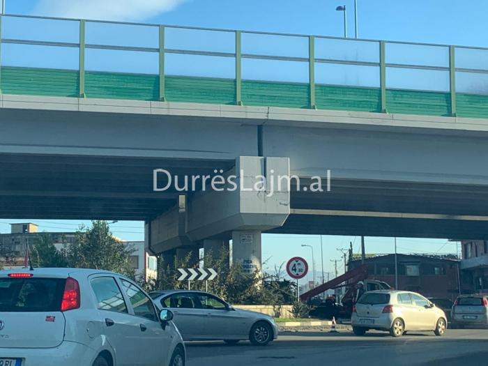 FOTO/ Mbikalimi i Shkozetit çahet në mes