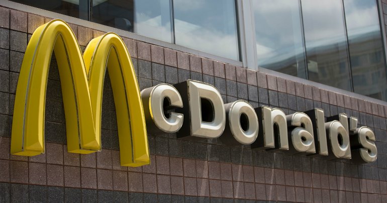 U lidh me një punonjëse, largohet nga posti shefi ekzekutiv i McDonald