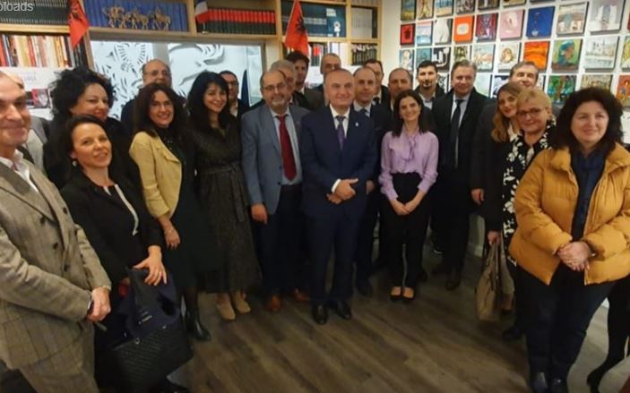 Meta takon komunitetin shqiptar në Francë: Potencial për forcimin e marrëdhënieve