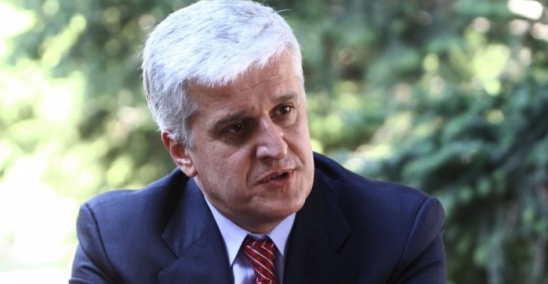 Majko kritikon Metën: S’është koha për tubime, ul palët në dialog!