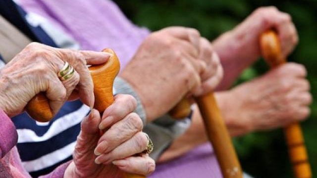 Lajme të këqija për pensionistët, thellohet deficiti i skemës së pensioneve