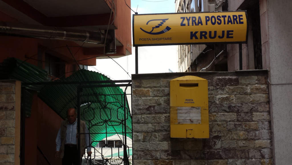 Grabitja e 110 mln lekëve në Krujë, del fotoja e qeses me para, tre të arrestuar