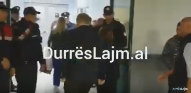 Drejtuesja e Prokurorisë së Krimeve të Rënda në spitalin e Durrësit (VIDEO)