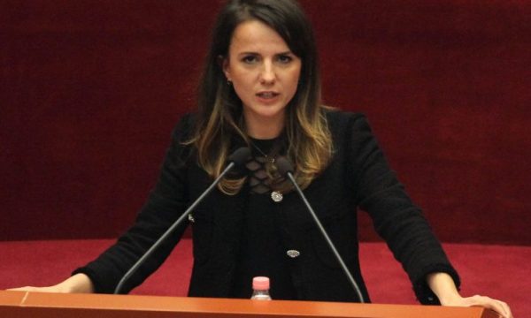 Rudina Hajdari takohet me Metën: I kërkova që të ndalin lojën e shëmtuar politike