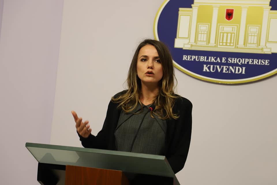 Rudina Hajdari apel qeverisë: Të shpallet gjendja e jashtëzakonshme