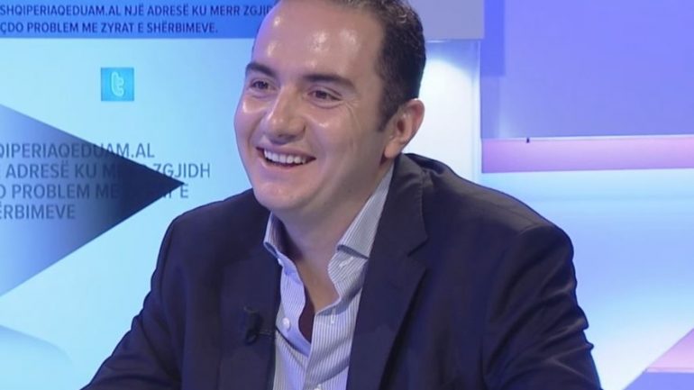 Salianjit nuk i trembet syri nga “hetuesit”: Kam ‘arrestuar” unë policë, dikur shaja nga…