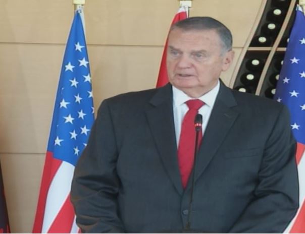 Debati për 5G, gjenerali i SHBA: Liderët e Shqipërisë të vendosin se kujt do t’i besojnë