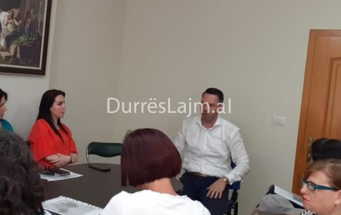 EMRI/ Nga Fieri në Durrës, ky është drejtori që ka marrë postin e rëndësishëm (FOTO)