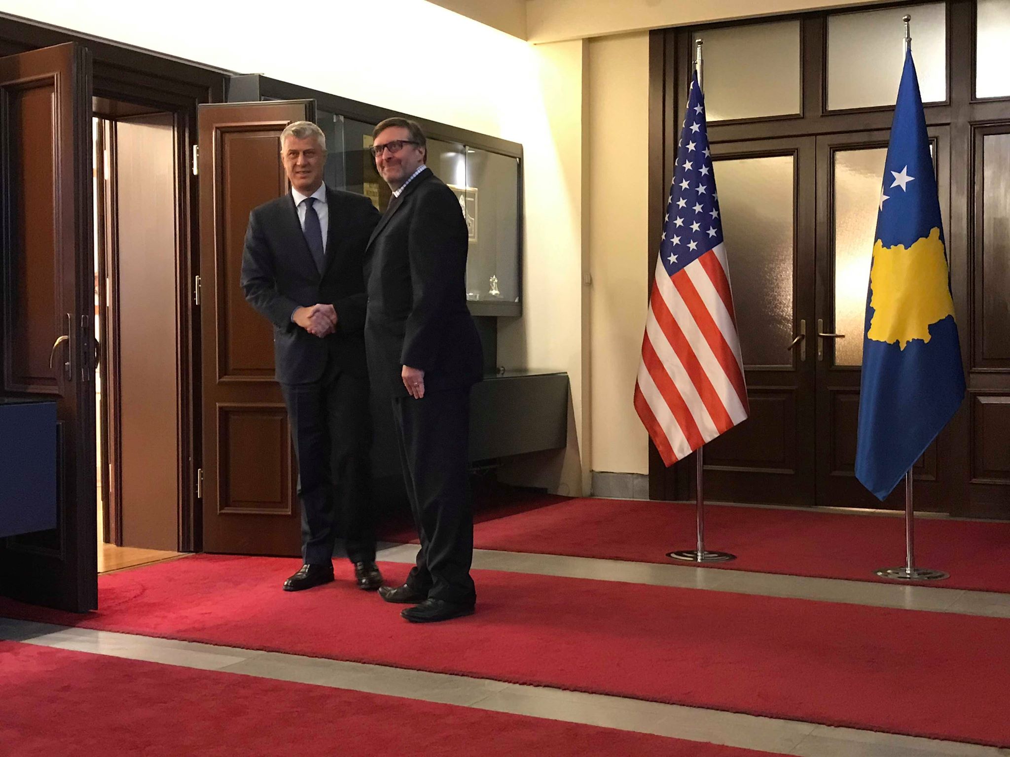 Palmer në Kosovë: Nuk ka integrim pa negociata me Serbinë