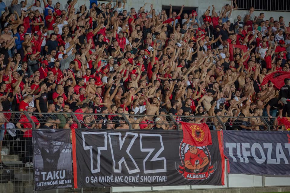 “Tifozat Kuq e Zi” solidarizohen me të prekurit nga tërmeti, premtojnë ndihmë!