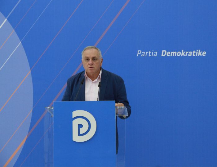 Ish-deputeti i PD: Si mundet të bëhet qesharake një anëtare e Gjykatës Kushtetuese?!