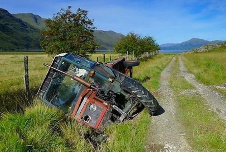 Përmbyset zetori, humb jetën drejtuesi 39-vjeçar (EMRI)