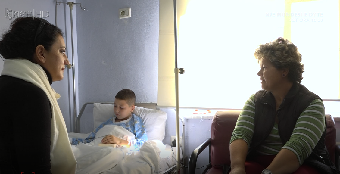 “Mami ne jemi të fortë, kemi marrë një shpatë dhe po luftojmë”