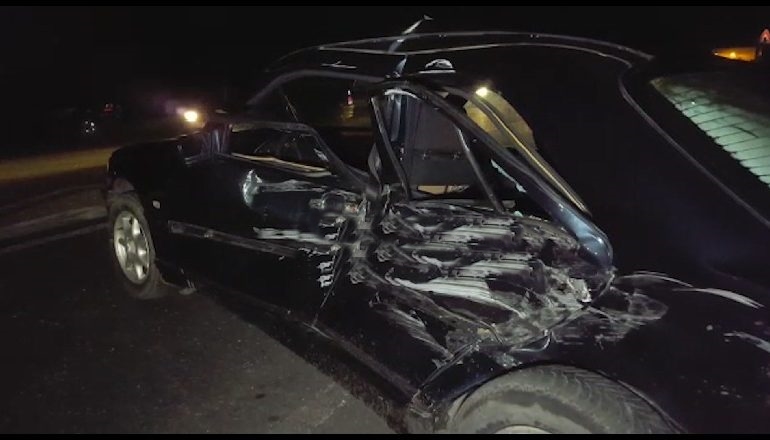 Automjeti tip Benz përplaset me kamionin, pasagjerja humb jetën në spital