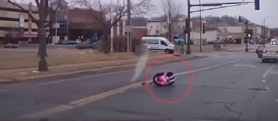 “Kishte plagë në pjesën e pasme të kokës”. Flet mjeku që priti të miturin: Gjendja është e rëndë