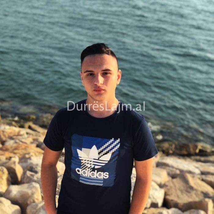 Maturanti ekselent nga Durrësi “mbërthen” ëndrrën amerikane, fiton bursë të plotë në Harvard (FOTO)