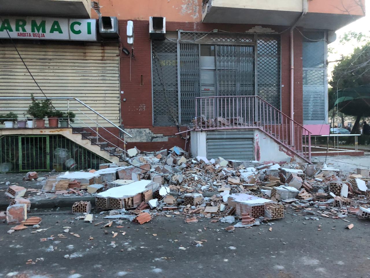 Urdhri i Ramës për ndërtuesit e Durrësit që iu janë dëmtuar pallatet