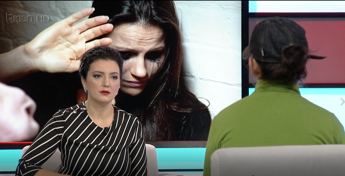 Historia tronditëse: Jetoi 5 vjet me bashkëshortin dhe të dashurën e tij nën një çati