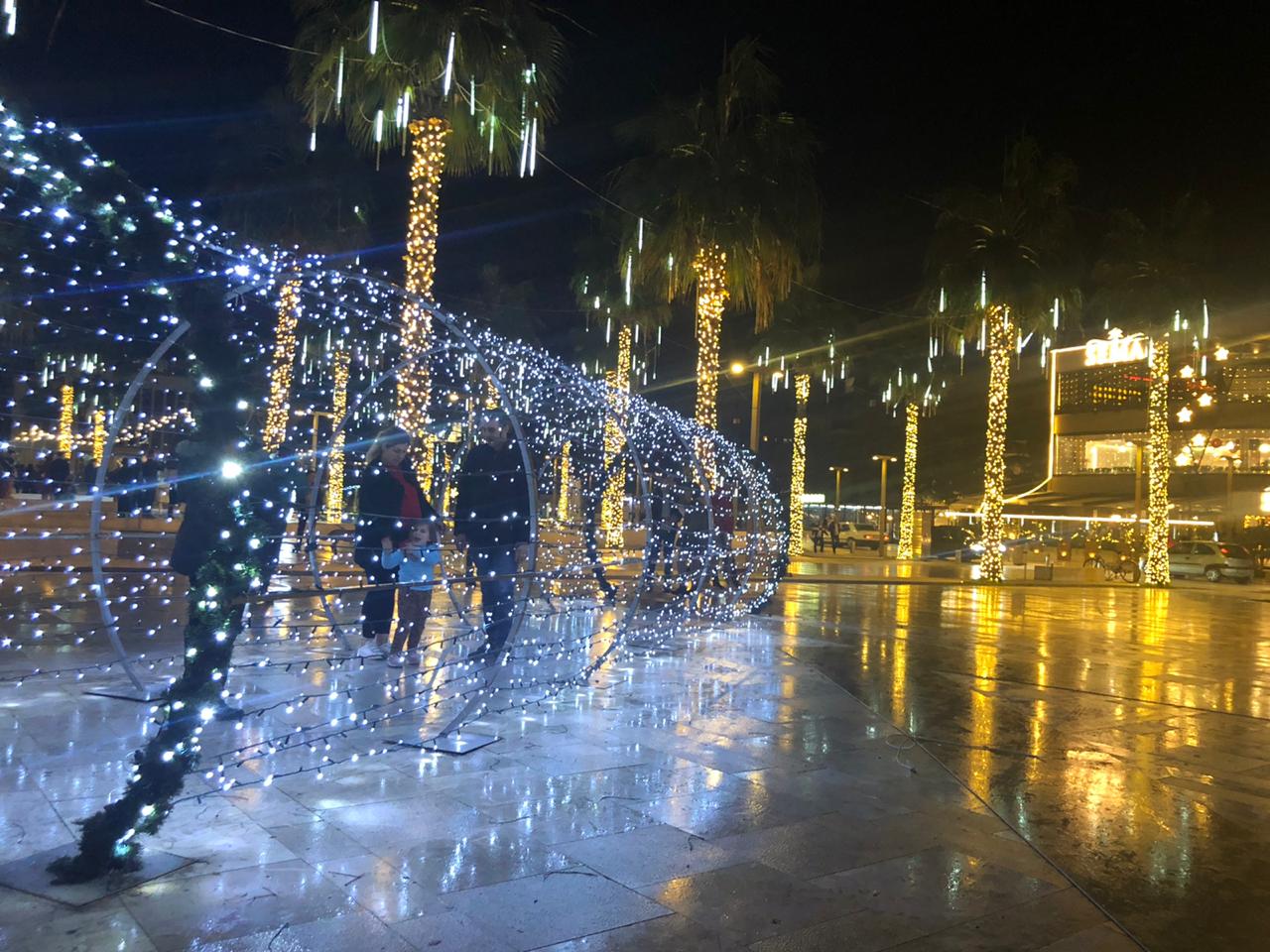 “Tetova e Mitrovica pa dekor festiv, paratë i kaluan Shqipërisë”, Zhupa: Durrësi, 42 mijë euro për dekorin