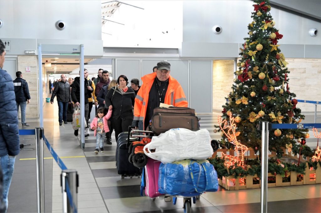 Tragetet e linjave në portin e Durrësit, 12 lundrime shtesë për festat e fundvitit