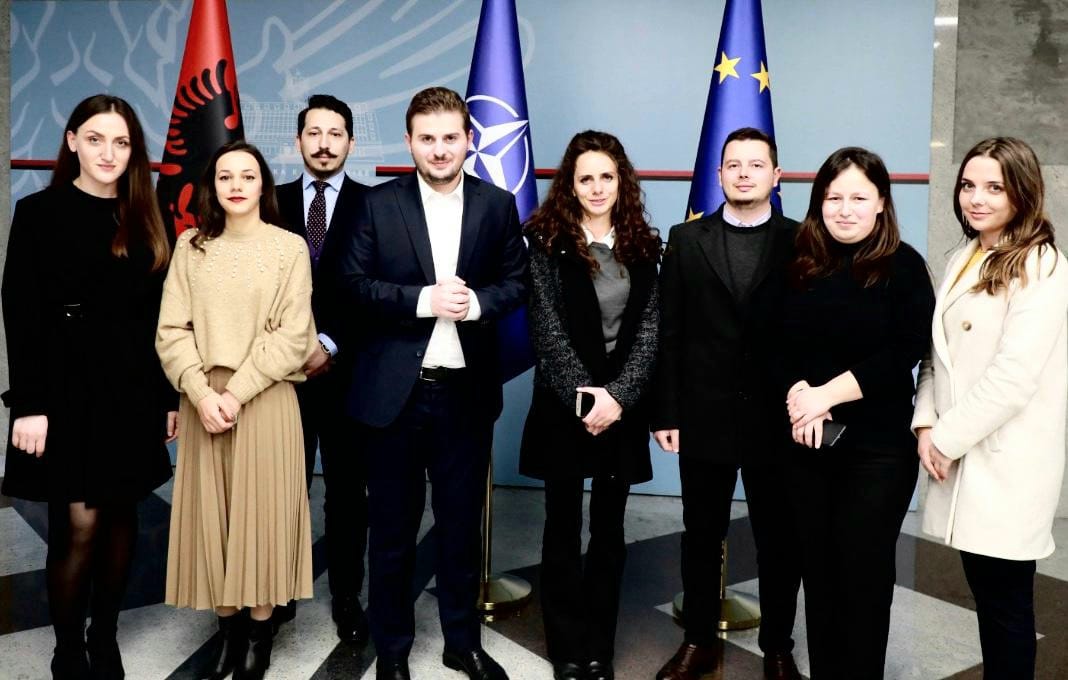 Shtohet numri i të rinjve në diplomaci, Cakaj: Kjo qasje do të vazhdojë