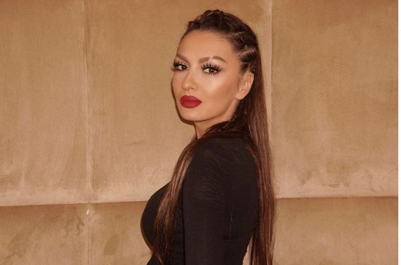 Adelina Ismajli hoqi dorë nga muzika kur sytë e nënës së saj s’e shihnin më