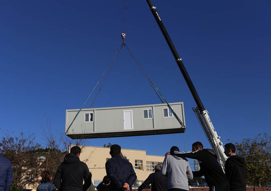 Gazsjellësi Trans Adriatik dhuron njësi të lëvizshme banimi në Manëz