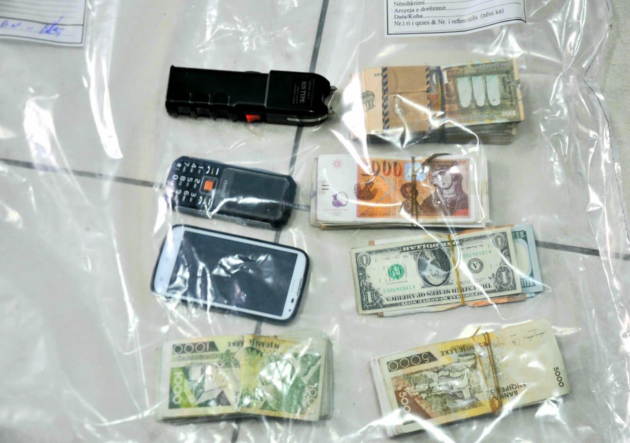 Arrestohet kambisti ilegal, i gjendet edhe një aparat elektroshok